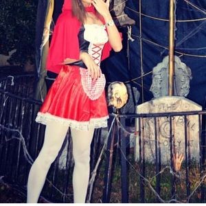 Halloween costume red riding hood girl